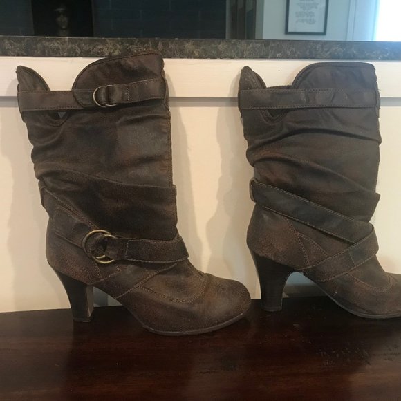 Nadara Distressed Heeled Boot - Picture 10 of 11
